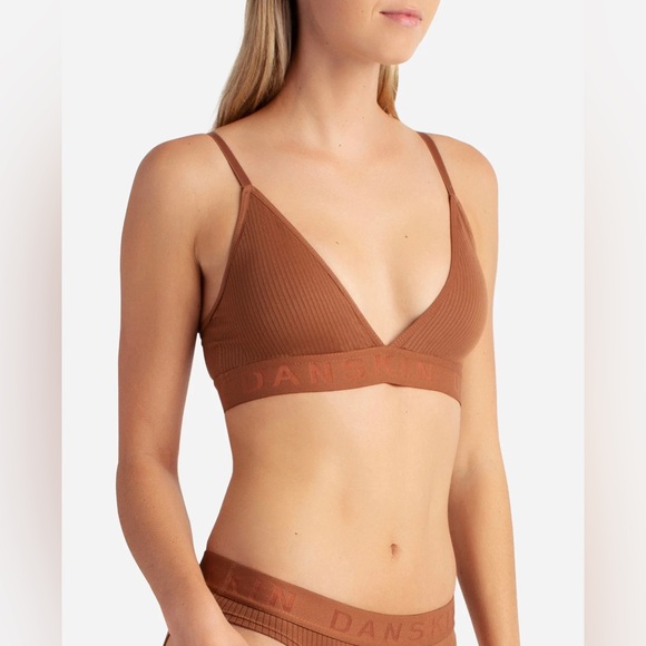 Ribbed Seamless Bralettes - Picture 3 of 3